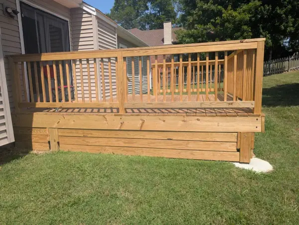 Stained deck with boards closing in the base, side view, Bellevue, TN
