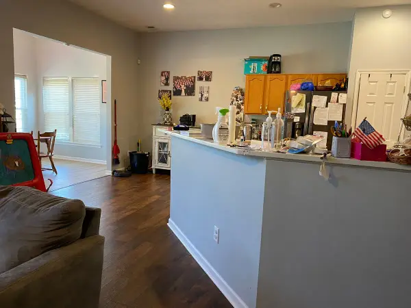 Kitchen peninsula with light gray walls, Bellevue, TN
